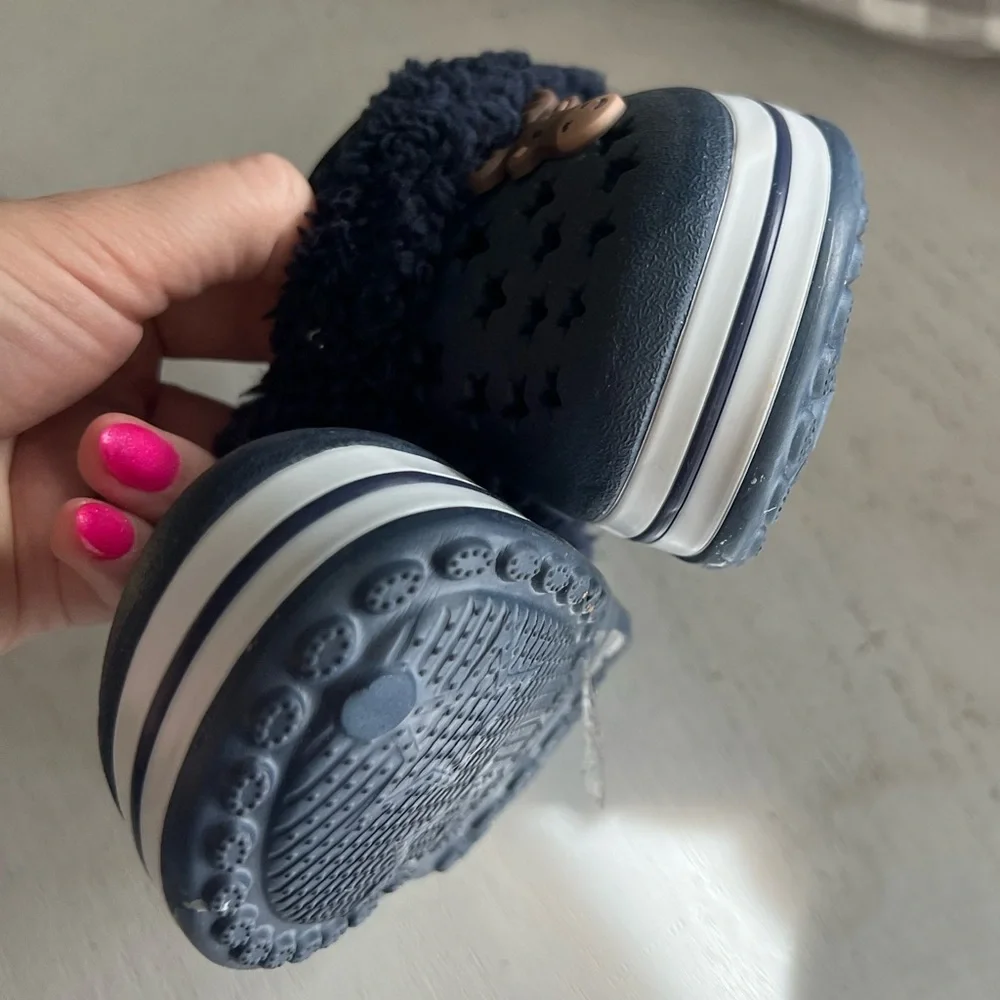 Bundle of two pairs of baby shoes